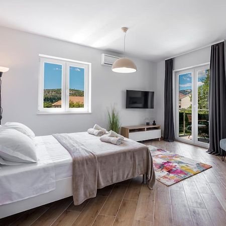 Villa Gold Residence 1 米利尼 外观 照片